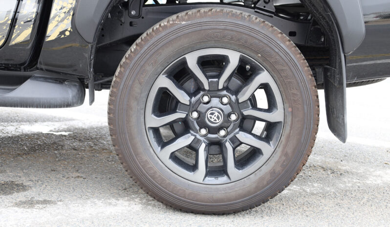 
								TOYOTA HILUX ADVENTURE full									