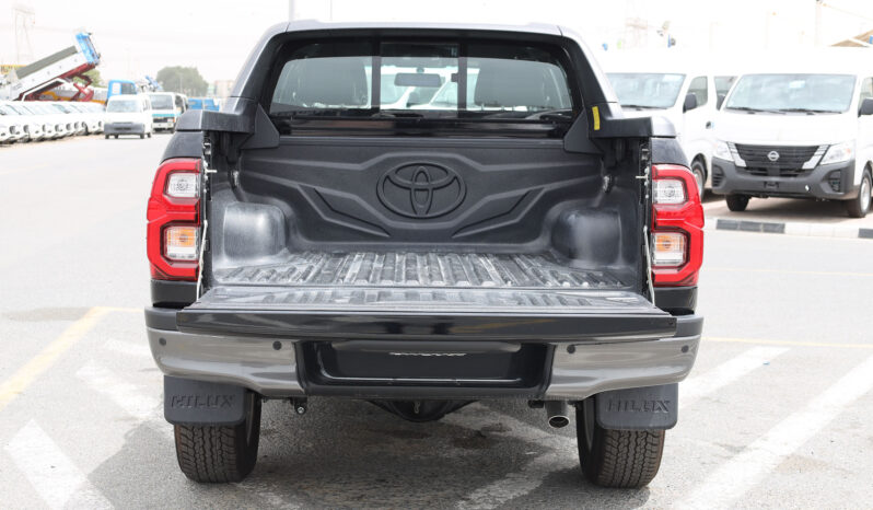 
								TOYOTA HILUX ADVENTURE full									