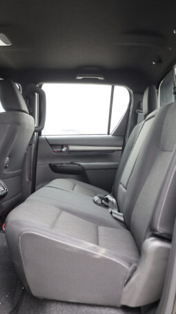 
										TOYOTA HILUX ADVENTURE full									