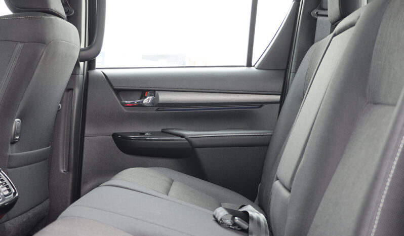 
								TOYOTA HILUX ADVENTURE full									