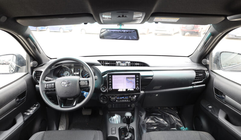 
								TOYOTA HILUX ADVENTURE full									