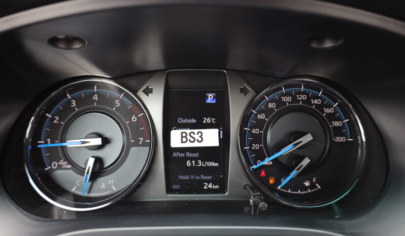 
								TOYOTA HILUX ADVENTURE full									