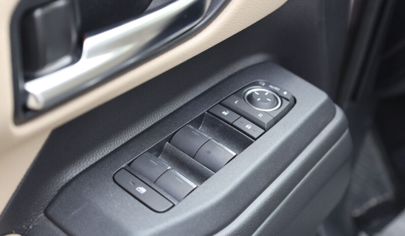 
								TOYOTA LAND CRUISER PRADO full									