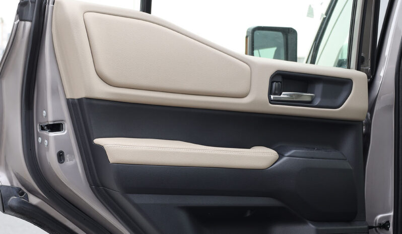 
								TOYOTA LAND CRUISER PRADO full									