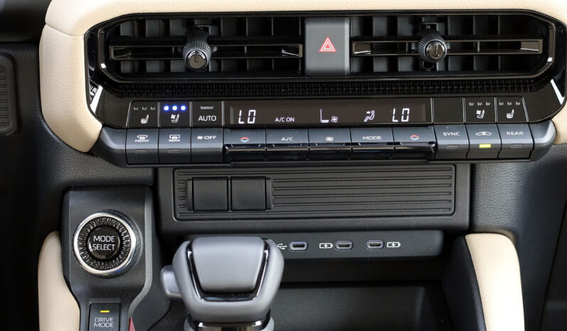 
								TOYOTA LAND CRUISER PRADO full									