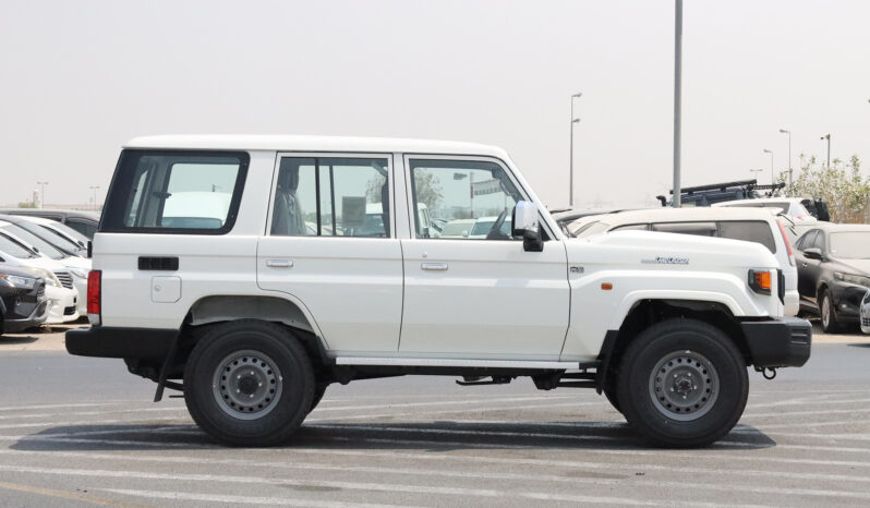 
								TOYOTA LAND CRUISER full									