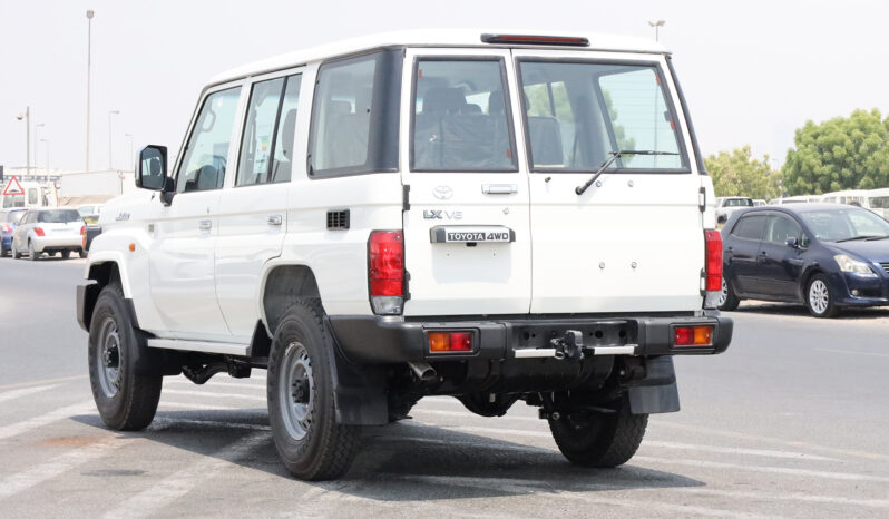 
								TOYOTA LAND CRUISER full									
