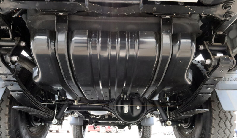 
								TOYOTA LAND CRUISER full									