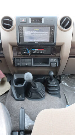 
										TOYOTA LAND CRUISER full									