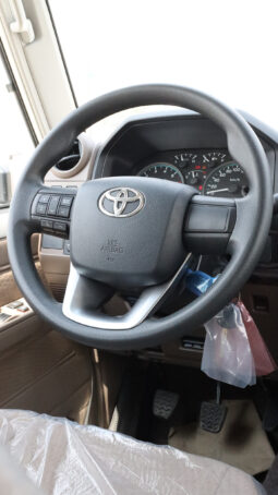 
										TOYOTA LAND CRUISER full									