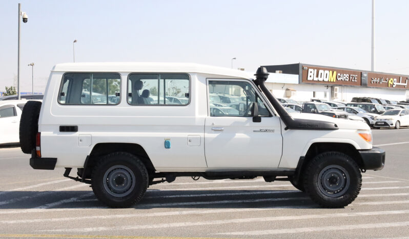 
								TOYOTA LAND CRUISER full									