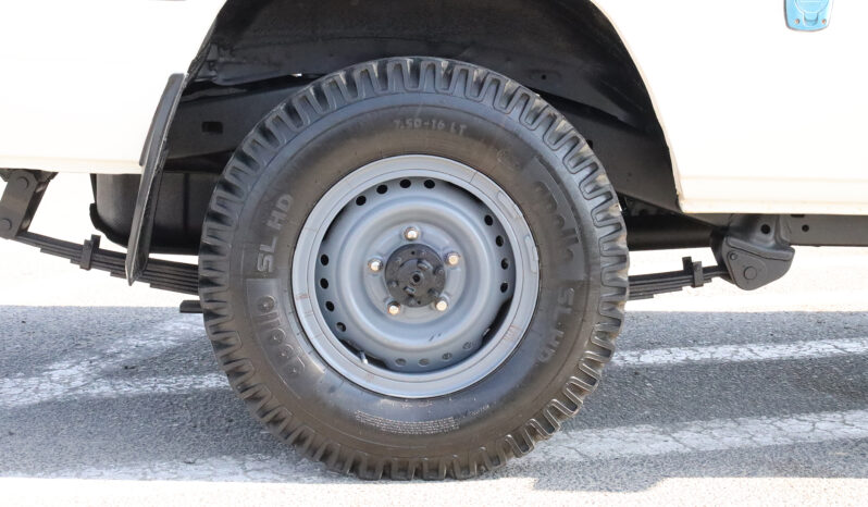 
								TOYOTA LAND CRUISER full									