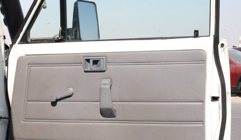
								TOYOTA LAND CRUISER full									