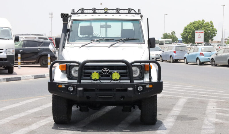 
								TOYOTA LAND CRUISER full									
