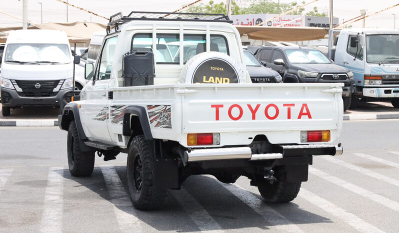 
								TOYOTA LAND CRUISER full									