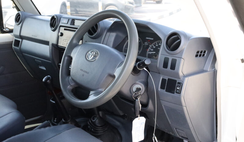 
								TOYOTA LAND CRUISER full									