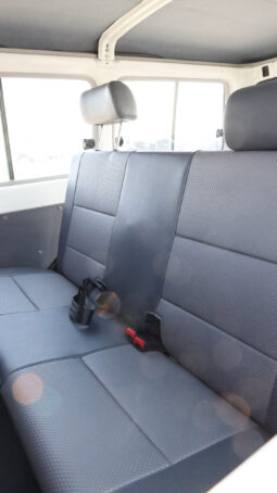 
										TOYOTA LAND CRUISER full									