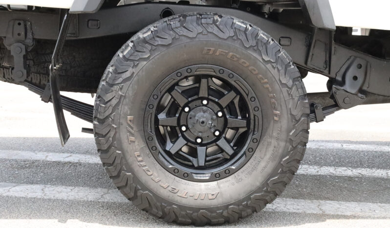 
								TOYOTA LAND CRUISER full									