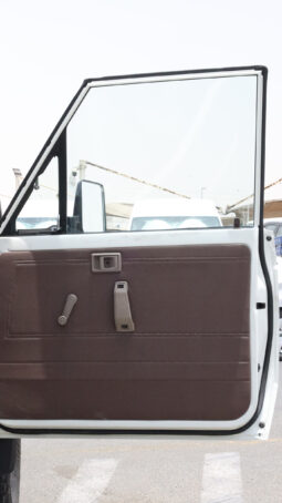 
										TOYOTA LAND CRUISER full									