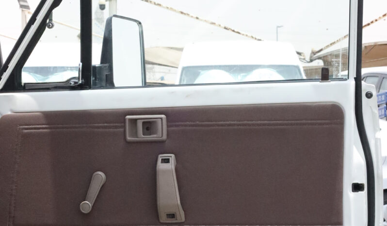 
								TOYOTA LAND CRUISER full									