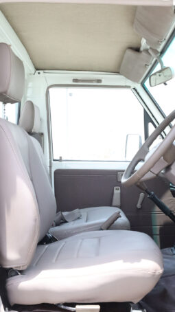 
										TOYOTA LAND CRUISER full									
