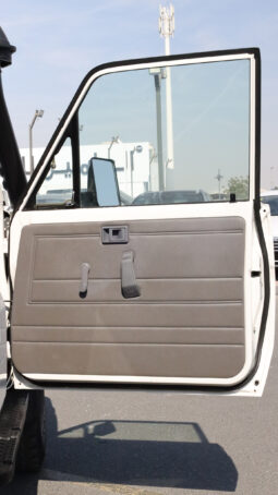 
										TOYOTA LAND CRUISER full									