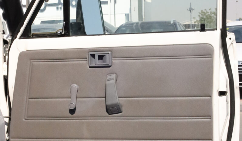 
								TOYOTA LAND CRUISER full									