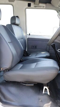 
										TOYOTA LAND CRUISER full									