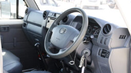 
										TOYOTA LAND CRUISER full									
