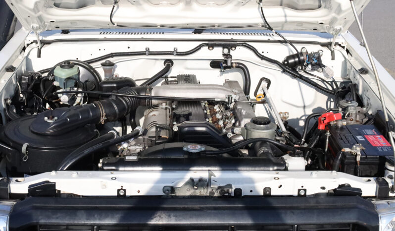 
								TOYOTA LAND CRUISER full									
