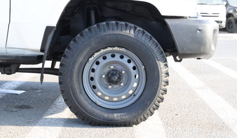 
								TOYOTA LAND CRUISER full									