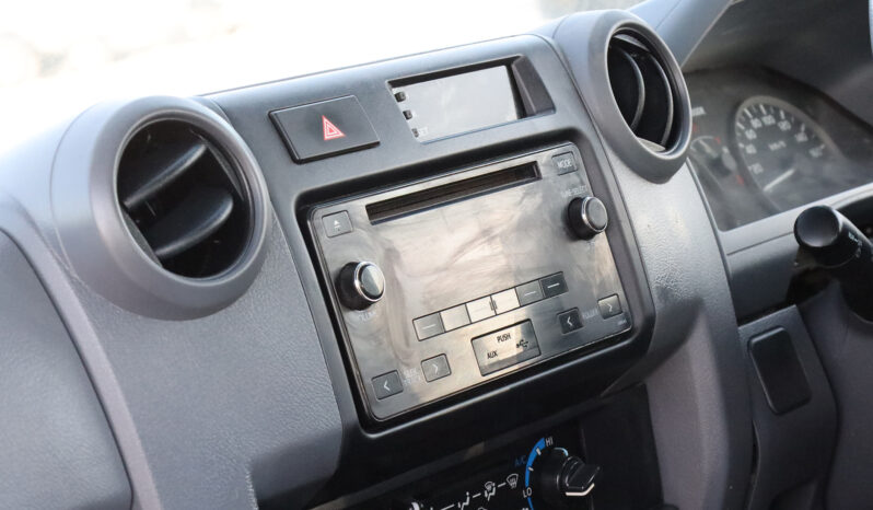 
								TOYOTA LAND CRUISER full									