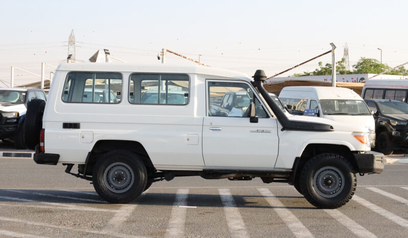 
								TOYOTA LAND CRUISER full									