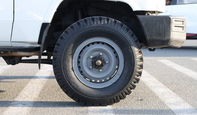 
								TOYOTA LAND CRUISER full									