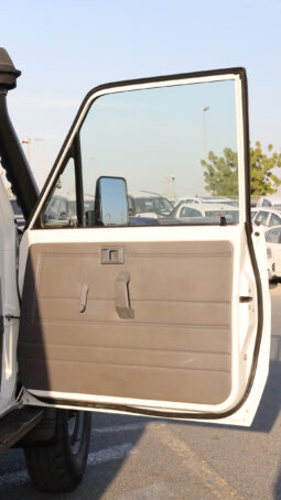 
										TOYOTA LAND CRUISER full									