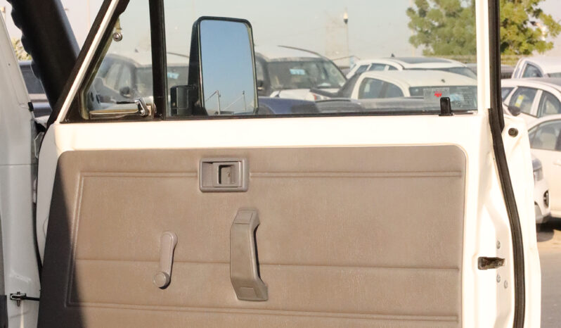 
								TOYOTA LAND CRUISER full									