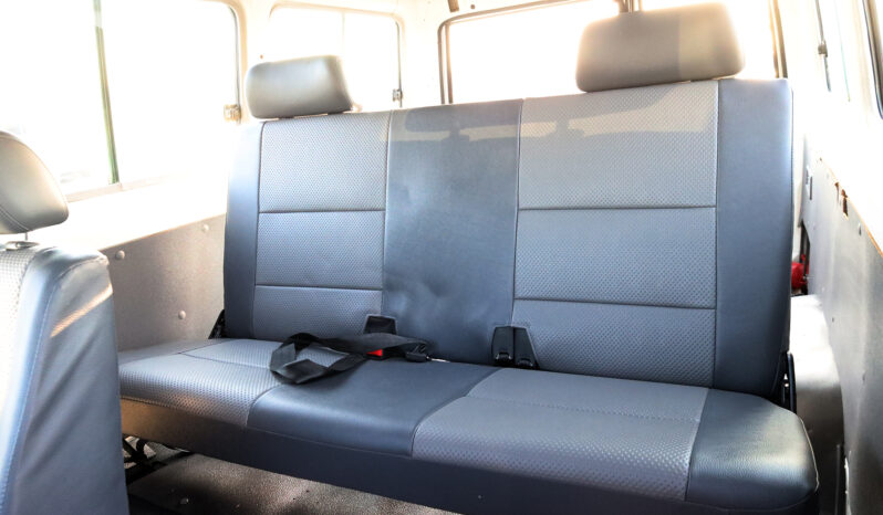 
								TOYOTA LAND CRUISER full									