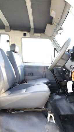 
										TOYOTA LAND CRUISER full									