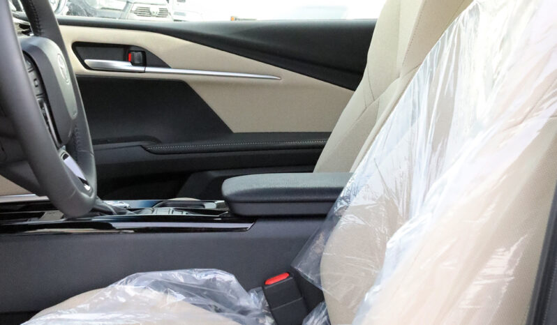 
								TOYOTA CAMRY (AXVH80) full									