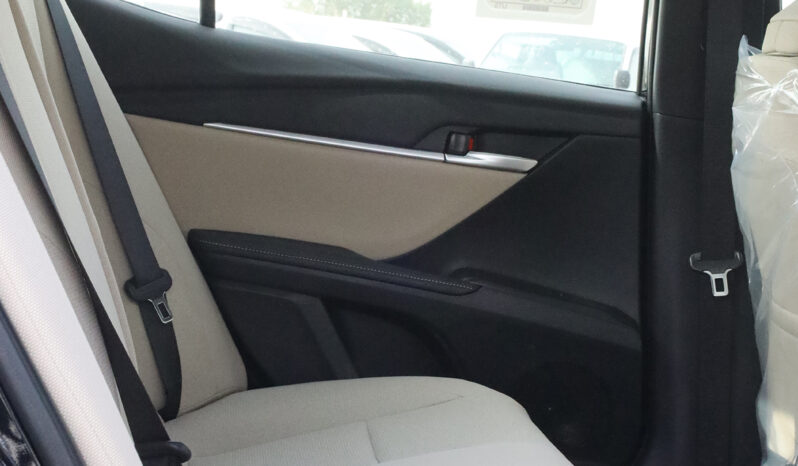 
								TOYOTA CAMRY (AXVH80) full									