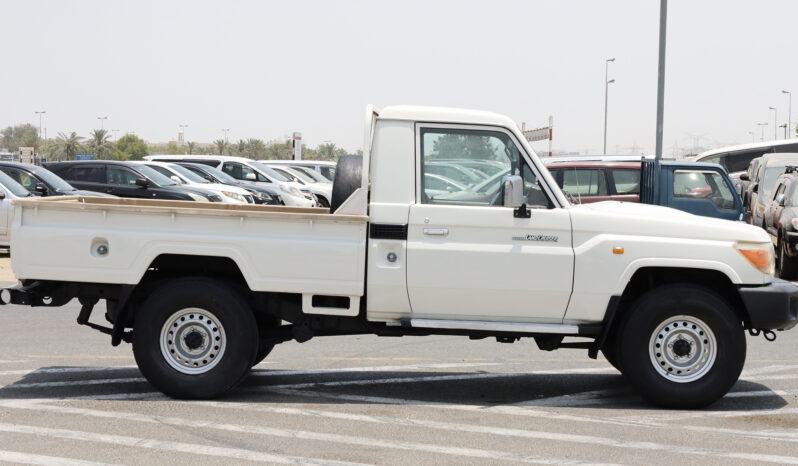 
								TOYOTA LAND CRUISER full									