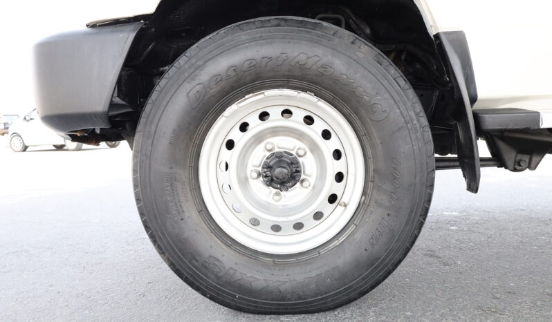 
								TOYOTA LAND CRUISER full									