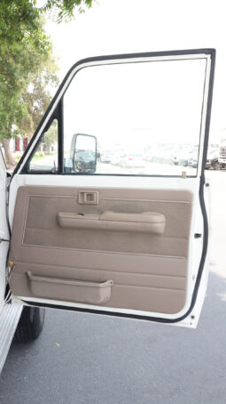 
										TOYOTA LAND CRUISER full									