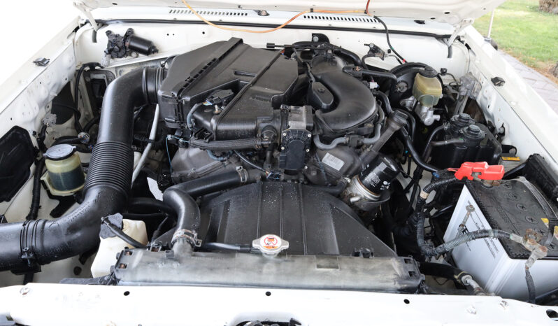 
								TOYOTA LAND CRUISER full									