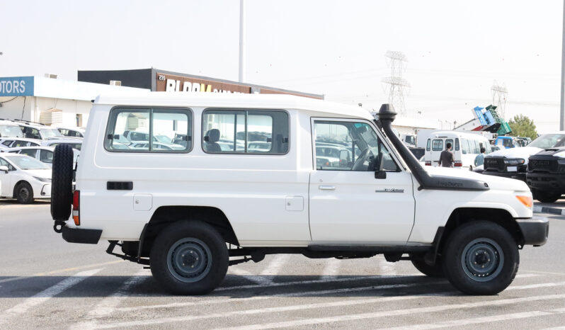 
								TOYOTA LAND CRUISER full									