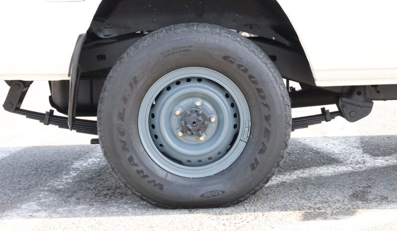 
								TOYOTA LAND CRUISER full									