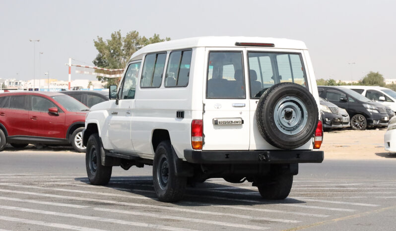 
								TOYOTA LAND CRUISER full									