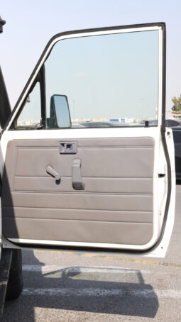 
										TOYOTA LAND CRUISER full									