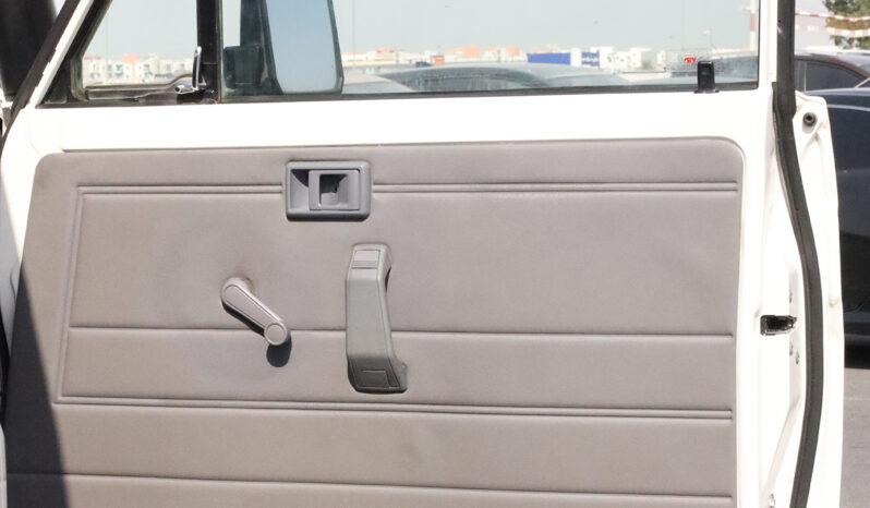 
								TOYOTA LAND CRUISER full									