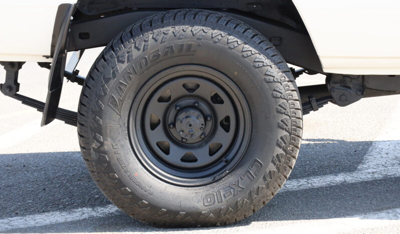 
								TOYOTA LAND CRUISER full									